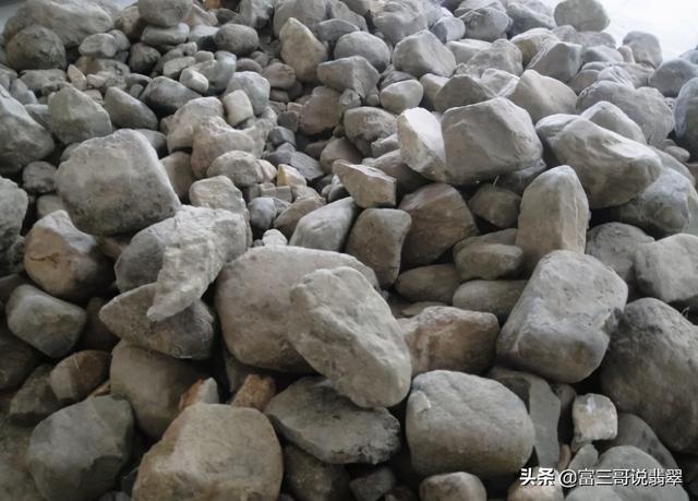 翡翠高货原石好出手吗玉石翡翠原石-第2张图片-翡翠网 翡翠高货原石好出手吗玉石翡翠原石-第2张图片-翡翠网