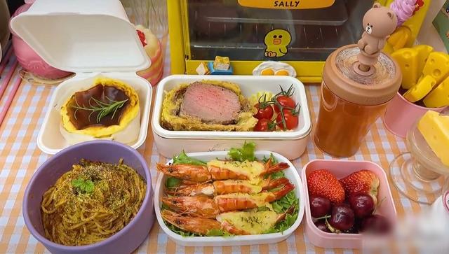 豪华钻石戒指,结婚的钻戒大概花多少钱-第10张图片-翡翠网 豪华钻石戒指,结婚的钻戒大概花多少钱-第10张图片-翡翠网