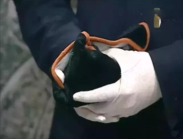 翡翠原石65公斤翡翠原石的价位-第1张图片-翡翠网 翡翠原石65公斤翡翠原石的价位-第1张图片-翡翠网