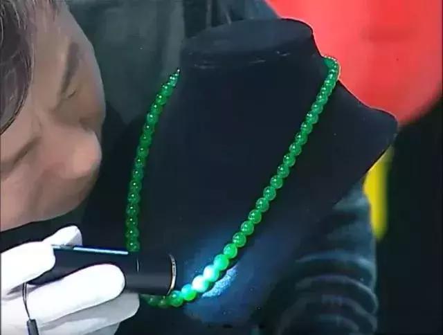 翡翠原石65公斤翡翠原石的价位-第4张图片-翡翠网 翡翠原石65公斤翡翠原石的价位-第4张图片-翡翠网