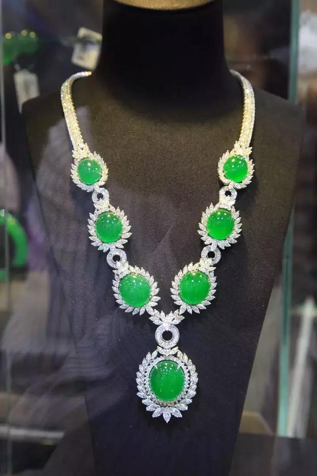 翡翠原石65公斤翡翠原石的价位-第18张图片-翡翠网 翡翠原石65公斤翡翠原石的价位-第18张图片-翡翠网