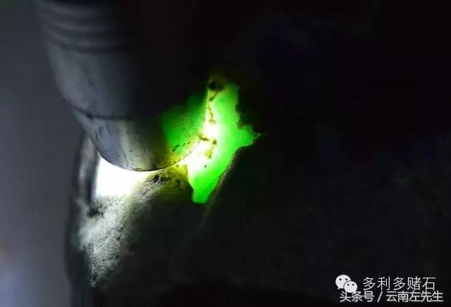 翡翠黑玉原石图片,山西帝王黑玉原石图片-第3张图片-翡翠网 翡翠黑玉原石图片,山西帝王黑玉原石图片-第3张图片-翡翠网