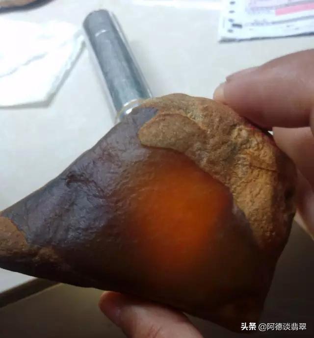 翡翠原石打灯红雾,翡翠原石图片-第8张图片-翡翠网 翡翠原石打灯红雾,翡翠原石图片-第8张图片-翡翠网