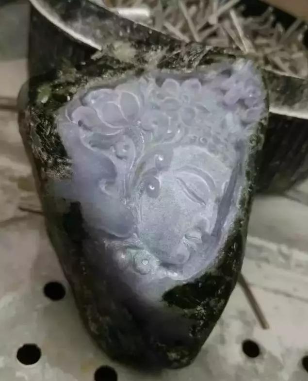 紫罗兰翡翠原石多少钱一根好的翡翠原石-第5张图片-翡翠网 紫罗兰翡翠原石多少钱一根好的翡翠原石-第5张图片-翡翠网