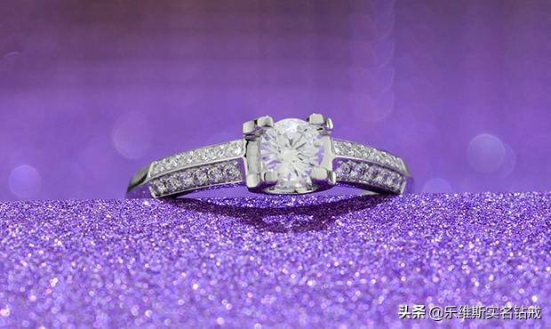 钻石婚戒定做钻石戒指新款价格-第4张图片-翡翠网 钻石婚戒定做钻石戒指新款价格-第4张图片-翡翠网