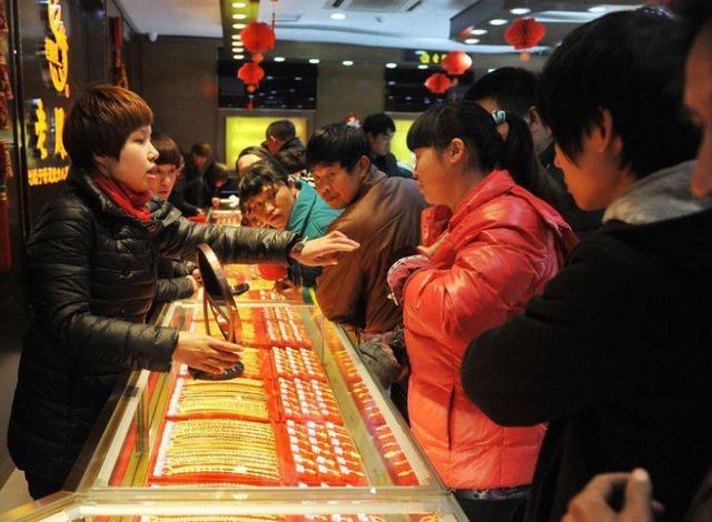 今日四大银行金条价格为什么没人买银行的金条-第1张图片-翡翠网 今日四大银行金条价格为什么没人买银行的金条-第1张图片-翡翠网