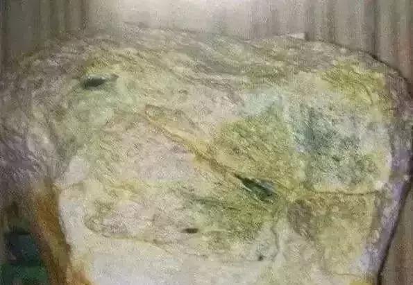 价值百亿的翡翠原石,100亿元帝王绿翡翠原石-第14张图片-翡翠网 价值百亿的翡翠原石,100亿元帝王绿翡翠原石-第14张图片-翡翠网