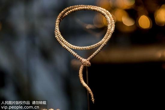 莫桑石和钻石有什么区别一般莫桑石的价格-第1张图片-翡翠网 莫桑石和钻石有什么区别一般莫桑石的价格-第1张图片-翡翠网