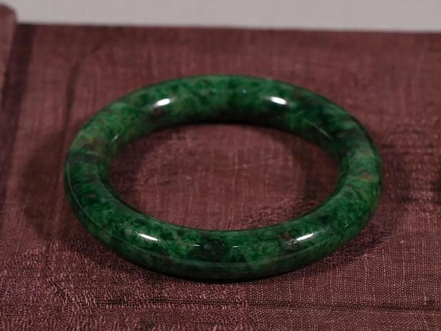 包含翡翠手件价格表大全的词条-第29张图片-翡翠网 包含翡翠手件价格表大全的词条-第29张图片-翡翠网