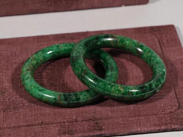 包含翡翠手件价格表大全的词条-第31张图片-翡翠网 包含翡翠手件价格表大全的词条-第31张图片-翡翠网