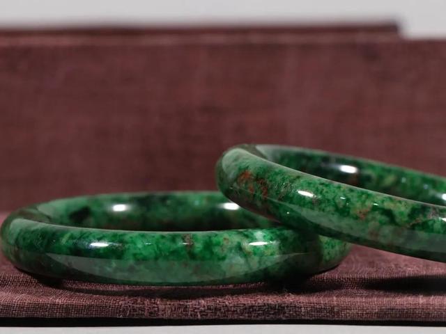 包含翡翠手件价格表大全的词条-第33张图片-翡翠网 包含翡翠手件价格表大全的词条-第33张图片-翡翠网