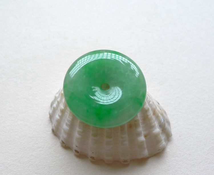 翡翠平安扣价格,和田玉平安扣价格-第2张图片-翡翠网 翡翠平安扣价格,和田玉平安扣价格-第2张图片-翡翠网