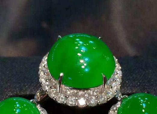 玉兰花翡翠原石图片,挂件玉兰花玉雕图片-第13张图片-翡翠网 玉兰花翡翠原石图片,挂件玉兰花玉雕图片-第13张图片-翡翠网