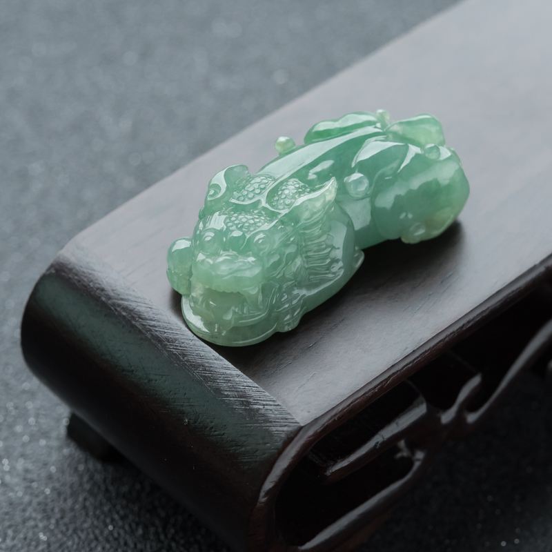 翡翠貔貅挂件价格的简单介绍-第1张图片-翡翠网 翡翠貔貅挂件价格的简单介绍-第1张图片-翡翠网