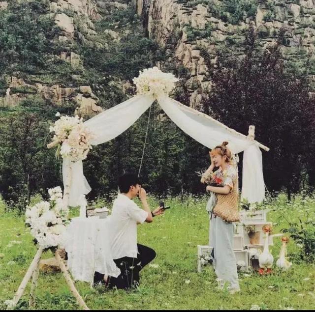 钻戒求婚场景描述描写求婚场景的段落-第2张图片-翡翠网 钻戒求婚场景描述描写求婚场景的段落-第2张图片-翡翠网