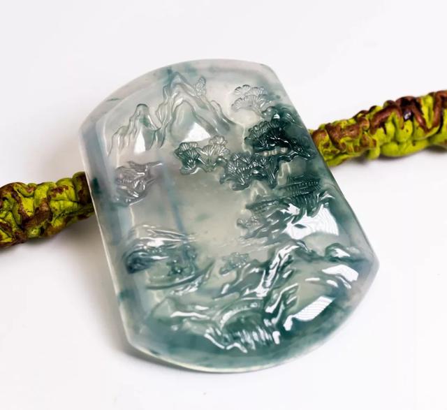 冰种翡翠贵吗糯种白青底翡翠价格-第5张图片-翡翠网 冰种翡翠贵吗糯种白青底翡翠价格-第5张图片-翡翠网