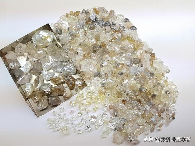 翡翠赌石口诀详解,澳门特别行政区翡翠赌石知识大全-第5张图片-翡翠网 翡翠赌石口诀详解,澳门特别行政区翡翠赌石知识大全-第5张图片-翡翠网