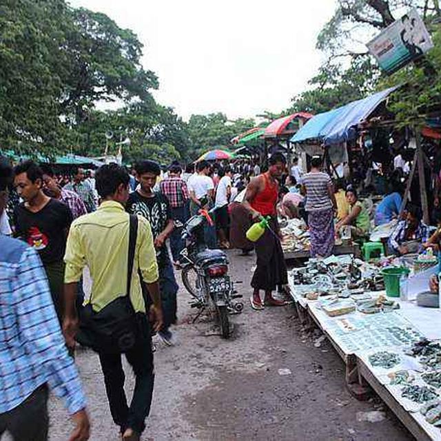 关于未来翡翠价格的走势的信息-第1张图片-翡翠网 关于未来翡翠价格的走势的信息-第1张图片-翡翠网