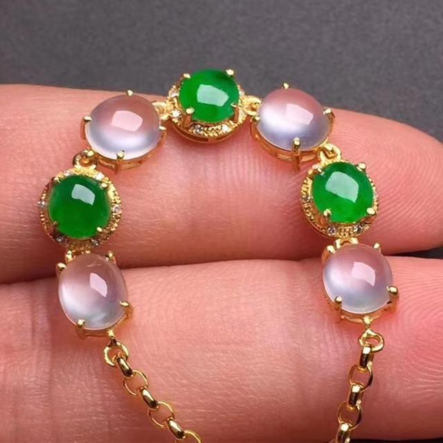 关于未来翡翠价格的走势的信息-第6张图片-翡翠网 关于未来翡翠价格的走势的信息-第6张图片-翡翠网