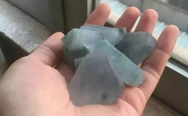 安徽有翡翠原石吗,老坑冰种翡翠-第5张图片-翡翠网 安徽有翡翠原石吗,老坑冰种翡翠-第5张图片-翡翠网