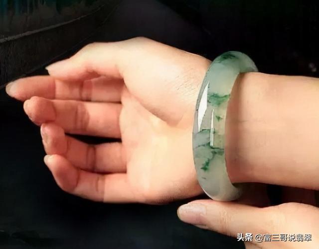 玩翡翠玉石必须掌握的知识点的简单介绍-第7张图片-翡翠网 玩翡翠玉石必须掌握的知识点的简单介绍-第7张图片-翡翠网