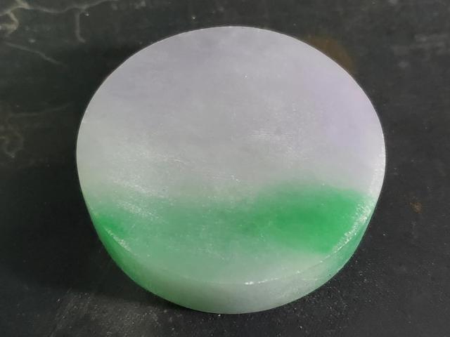 翡翠鉴定机构自己在家怎么鉴定翡翠-第9张图片-翡翠网 翡翠鉴定机构自己在家怎么鉴定翡翠-第9张图片-翡翠网