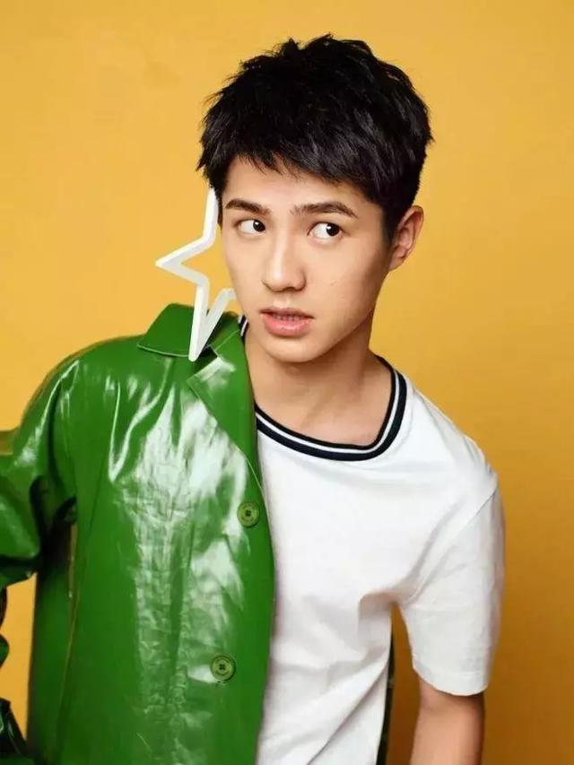 2020锦鲤好运九张图,抖音最火2020九宫格图片-第29张图片-翡翠网 2020锦鲤好运九张图,抖音最火2020九宫格图片-第29张图片-翡翠网