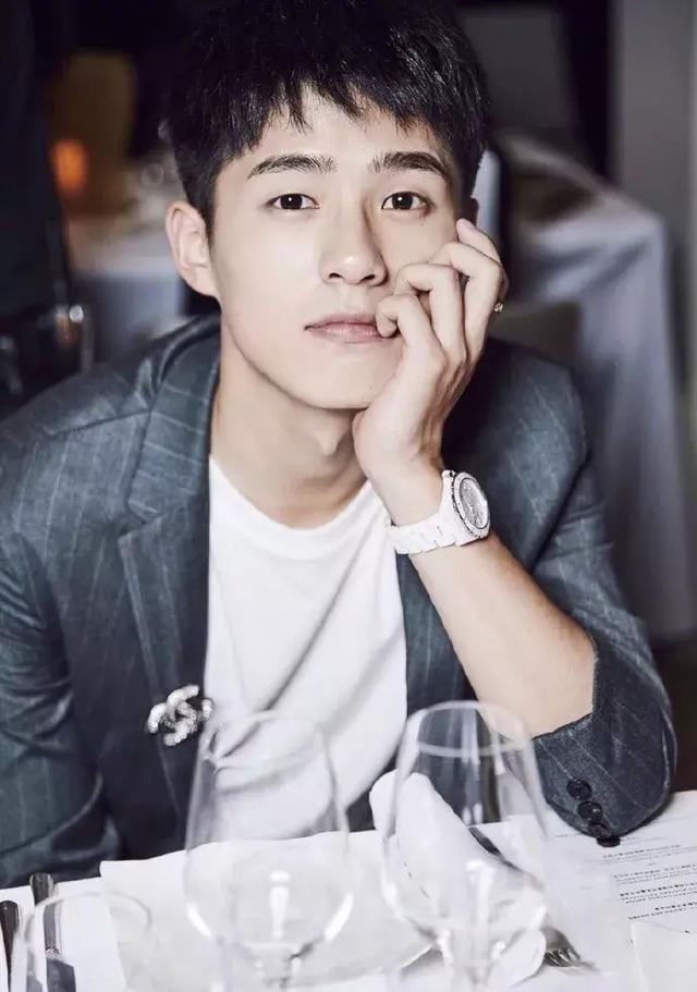 2020锦鲤好运九张图,抖音最火2020九宫格图片-第30张图片-翡翠网 2020锦鲤好运九张图,抖音最火2020九宫格图片-第30张图片-翡翠网