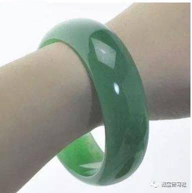 翡翠原石哪里收购,赵本山买翡翠原石-第10张图片-翡翠网 翡翠原石哪里收购,赵本山买翡翠原石-第10张图片-翡翠网