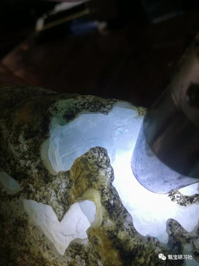 翡翠原石哪里收购,赵本山买翡翠原石-第23张图片-翡翠网 翡翠原石哪里收购,赵本山买翡翠原石-第23张图片-翡翠网