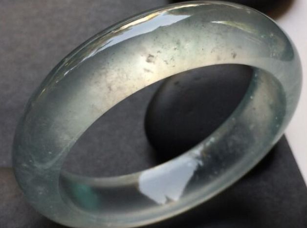 二手翡翠手镯价格的简单介绍-第1张图片-翡翠网 二手翡翠手镯价格的简单介绍-第1张图片-翡翠网