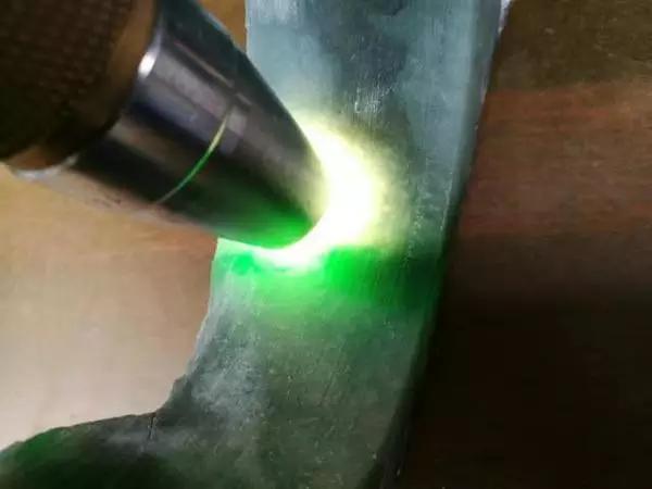 正阳绿翡翠值钱吗冰阳绿翡翠价格-第18张图片-翡翠网 正阳绿翡翠值钱吗冰阳绿翡翠价格-第18张图片-翡翠网