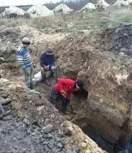 包含翡翠原石怎么开采的词条-第7张图片-翡翠网 包含翡翠原石怎么开采的词条-第7张图片-翡翠网