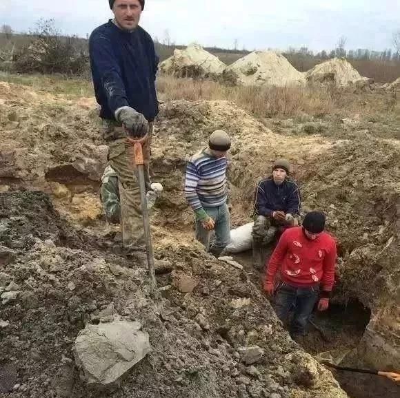 包含翡翠原石怎么开采的词条-第8张图片-翡翠网 包含翡翠原石怎么开采的词条-第8张图片-翡翠网