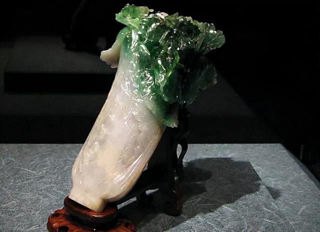 翡翠手镯洗澡可以戴吗,学生可以戴什么翡翠手镯-第2张图片-翡翠网 翡翠手镯洗澡可以戴吗,学生可以戴什么翡翠手镯-第2张图片-翡翠网