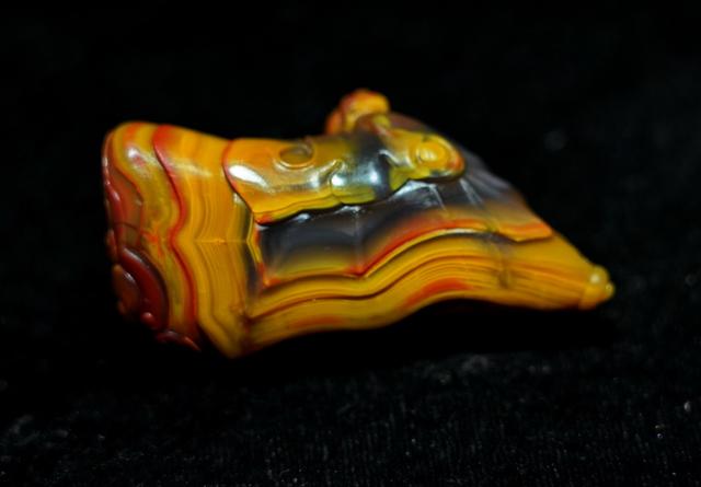 红色翡翠吊坠图片和价格,红色翡翠手镯的价格-第12张图片-翡翠网 红色翡翠吊坠图片和价格,红色翡翠手镯的价格-第12张图片-翡翠网