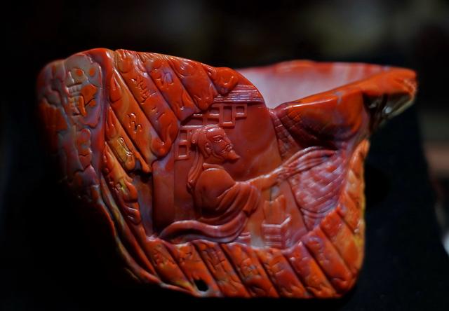 红色翡翠吊坠图片和价格,红色翡翠手镯的价格-第20张图片-翡翠网 红色翡翠吊坠图片和价格,红色翡翠手镯的价格-第20张图片-翡翠网