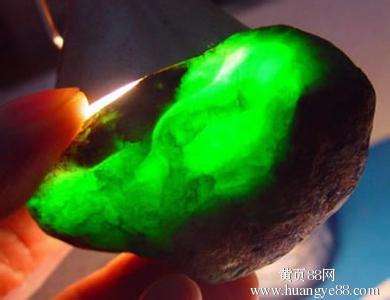 翡翠原石多少钱,大量收购翡翠原石-第1张图片-翡翠网 翡翠原石多少钱,大量收购翡翠原石-第1张图片-翡翠网