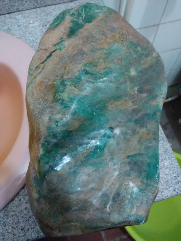 翡翠原石多少钱,大量收购翡翠原石-第2张图片-翡翠网 翡翠原石多少钱,大量收购翡翠原石-第2张图片-翡翠网