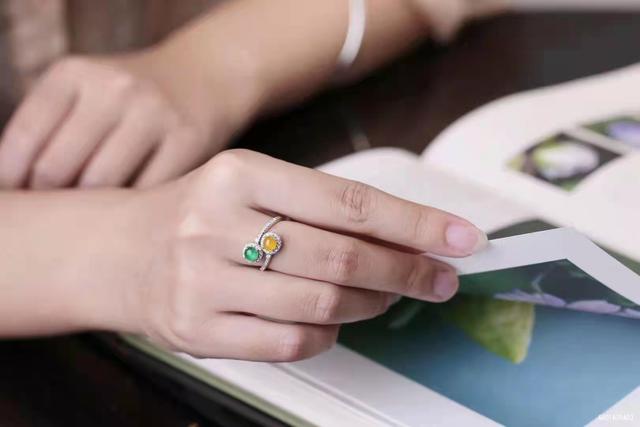 黄金戒指流行款式今年最流行的戒指款式图片女-第9张图片-翡翠网 黄金戒指流行款式今年最流行的戒指款式图片女-第9张图片-翡翠网