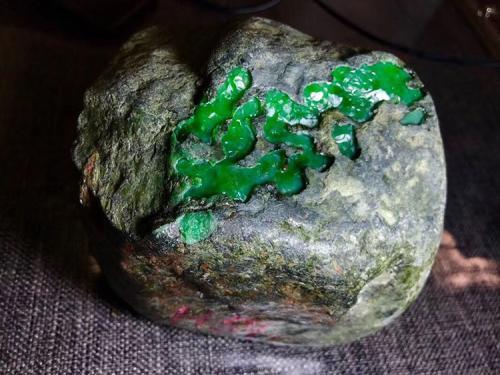 假翡翠有辐射吗,翡翠原石辐射大吗-第3张图片-翡翠网 假翡翠有辐射吗,翡翠原石辐射大吗-第3张图片-翡翠网