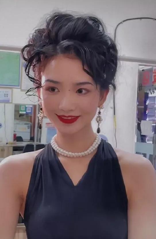 抖音搜索女明星,抖音女明星小斐照片-第16张图片-翡翠网 抖音搜索女明星,抖音女明星小斐照片-第16张图片-翡翠网