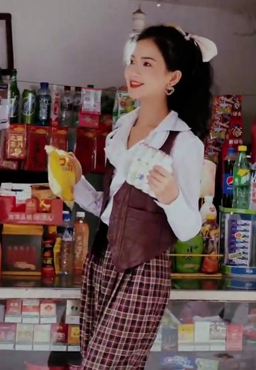 抖音搜索女明星,抖音女明星小斐照片-第43张图片-翡翠网 抖音搜索女明星,抖音女明星小斐照片-第43张图片-翡翠网