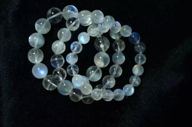 翡翠处理手镯可以戴吗,睡觉戴翡翠手镯好不好-第4张图片-翡翠网 翡翠处理手镯可以戴吗,睡觉戴翡翠手镯好不好-第4张图片-翡翠网