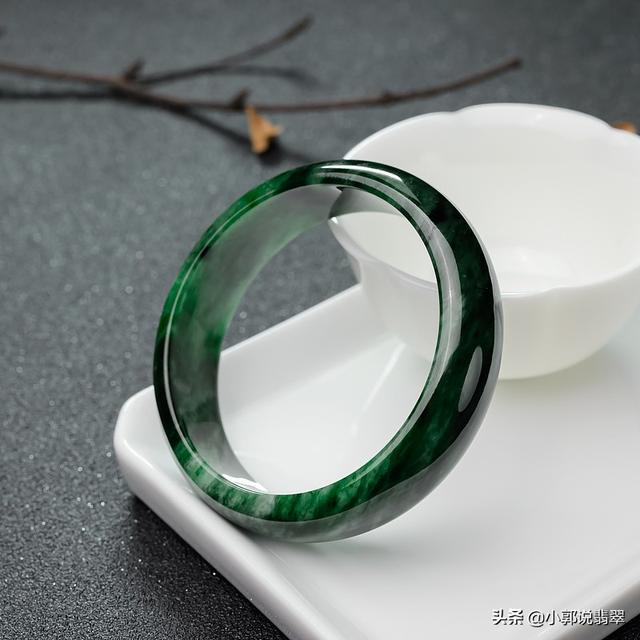 不透明的翡翠价格冰种翡翠好吗-第7张图片-翡翠网 不透明的翡翠价格冰种翡翠好吗-第7张图片-翡翠网