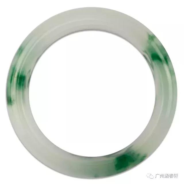 缅甸绿飘翡翠手镯的简单介绍-第2张图片-翡翠网 缅甸绿飘翡翠手镯的简单介绍-第2张图片-翡翠网