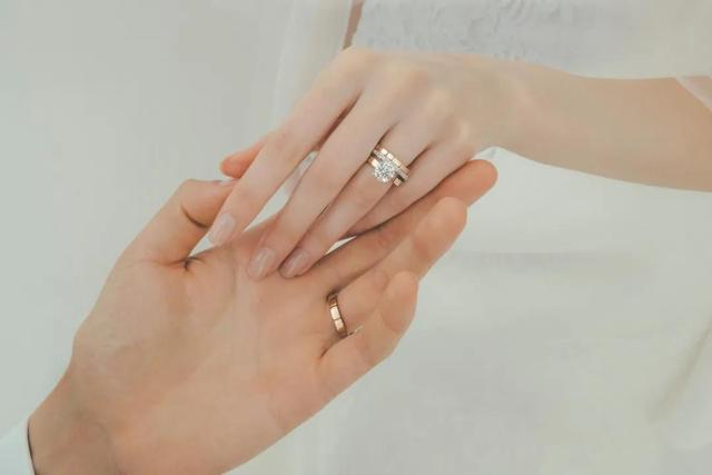 钻石几年可以被回收,钻石一般几折回收-第7张图片-翡翠网 钻石几年可以被回收,钻石一般几折回收-第7张图片-翡翠网