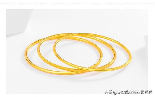 最差的翡翠手镯多少钱最精典翡翠手镯-第17张图片-翡翠网 最差的翡翠手镯多少钱最精典翡翠手镯-第17张图片-翡翠网