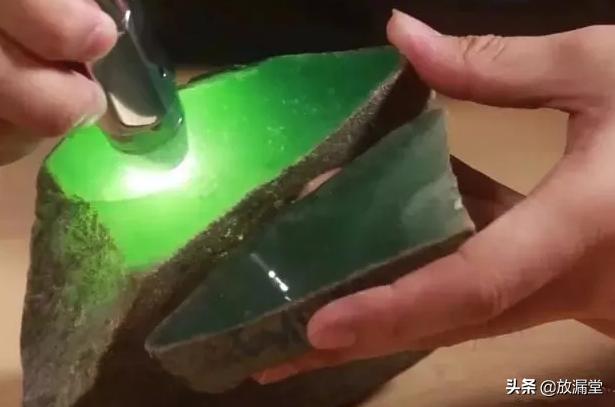 5元买翡翠原石福建翡翠买原石-第7张图片-翡翠网 5元买翡翠原石福建翡翠买原石-第7张图片-翡翠网