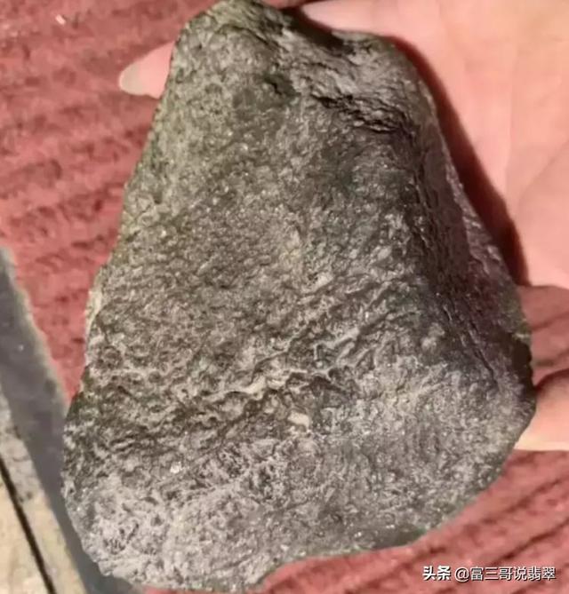 翡翠原石怎么打水,会卡翡翠原石打灯水短-第2张图片-翡翠网 翡翠原石怎么打水,会卡翡翠原石打灯水短-第2张图片-翡翠网